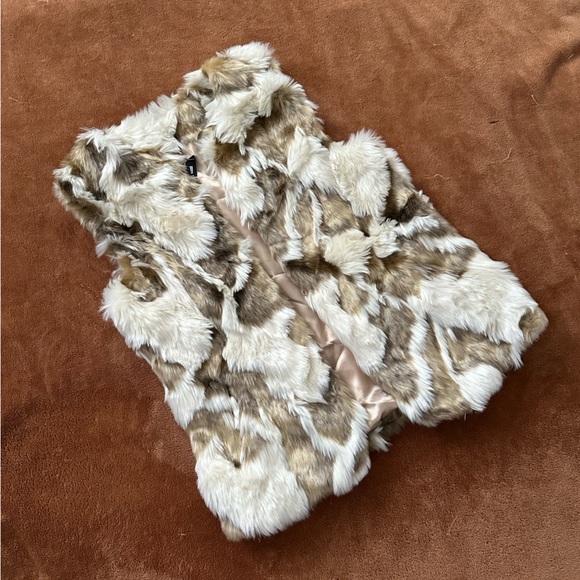 DESIGN LAB by LORD & TAYLOR Faux Fur Vest - Picture 2 of 3